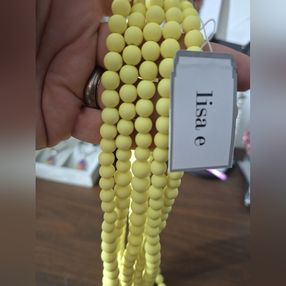 Lisa e yellow 5 stand statement necklace - Picture 4 of 5